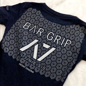 A7 Bar Grip T-shirt size small